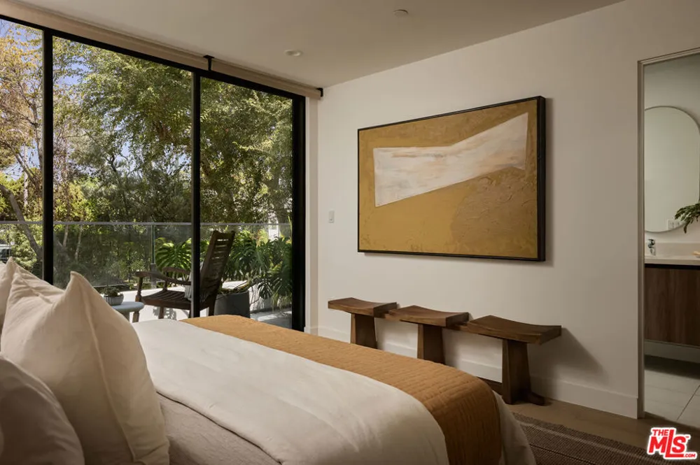 2917 Avenel Terrace Los Angeles, CA 90039