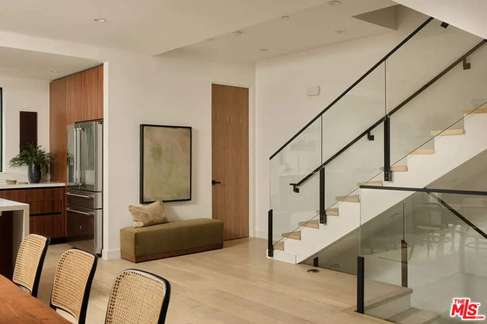 2917 Avenel Terrace Los Angeles, CA 90039
