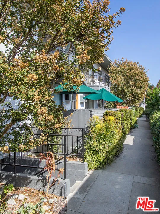 450 S LOS ROBLES AVENUE #15 Pasadena, CA 91101
