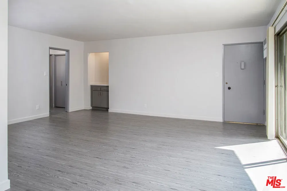 450 S LOS ROBLES AVENUE #15 Pasadena, CA 91101