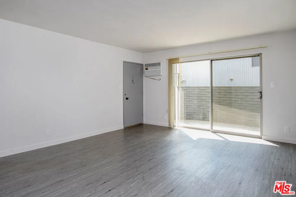 450 S LOS ROBLES AVENUE #15 Pasadena, CA 91101