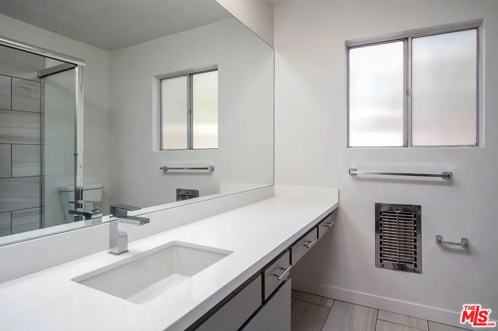 450 S LOS ROBLES AVENUE #15 Pasadena, CA 91101