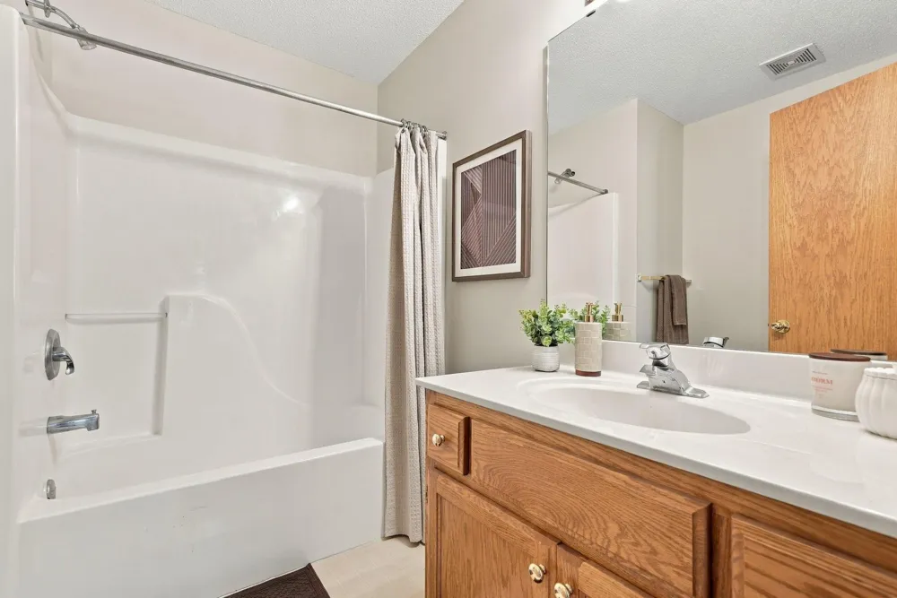 12822 Glen Court Apple Valley, MN 55124