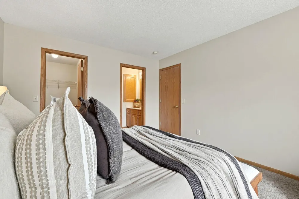 12822 Glen Court Apple Valley, MN 55124