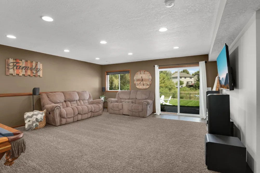 19824 Embers Avenue Farmington, MN 55024