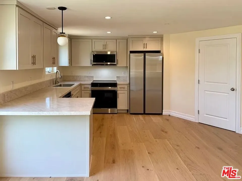 2807 Dunleer Place #1 Los Angeles, CA 90064