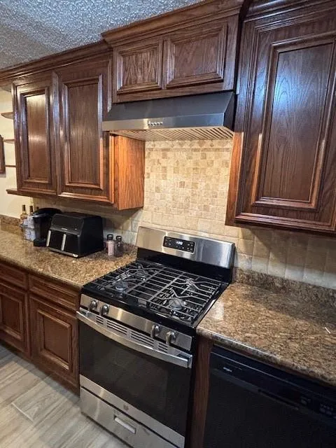 3903 Glenn Ricki Drive Houston, TX 77045