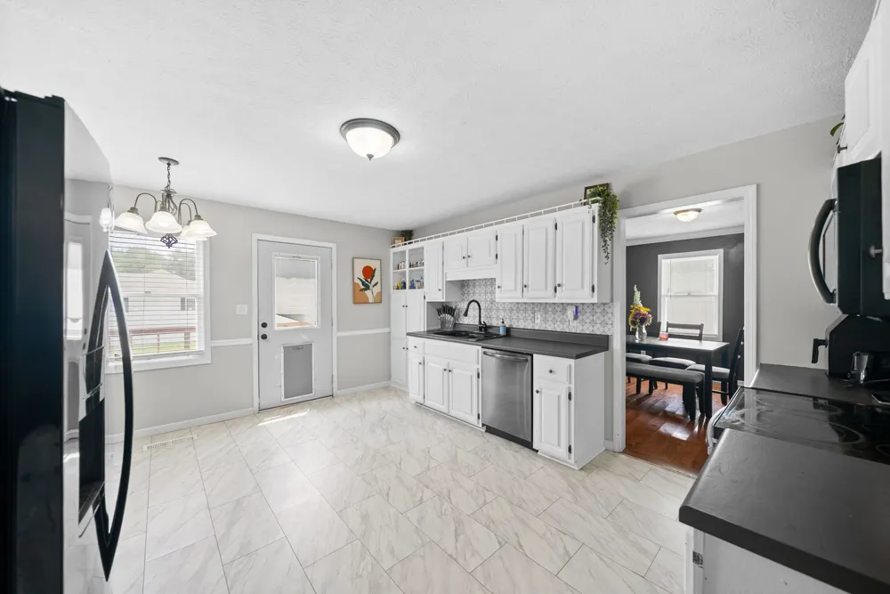 3805 Cadiz Rd Hopkinsville, KY 42240