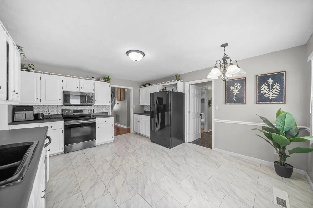 3805 Cadiz Rd Hopkinsville, KY 42240