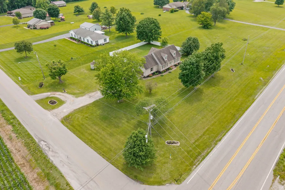 3805 Cadiz Rd Hopkinsville, KY 42240