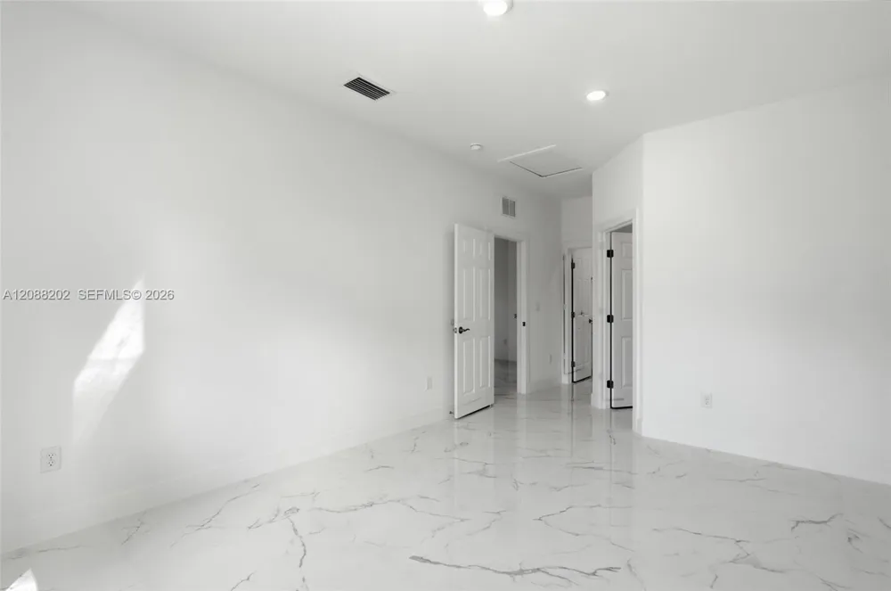 156 Carousel Ave La Belle, FL 33935