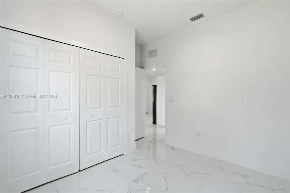 156 Carousel Ave La Belle, FL 33935