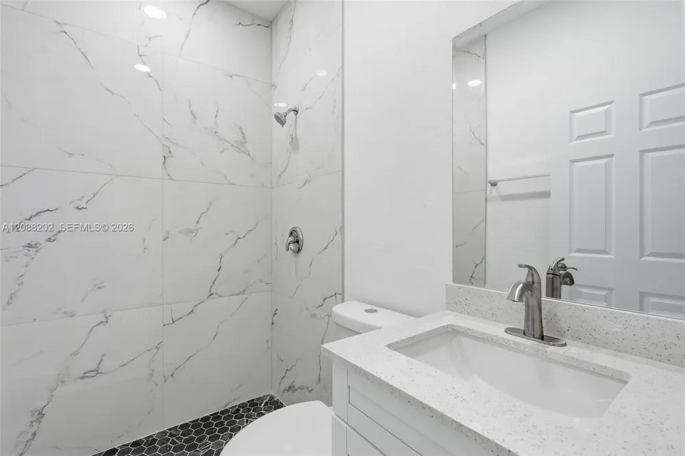 156 Carousel Ave La Belle, FL 33935