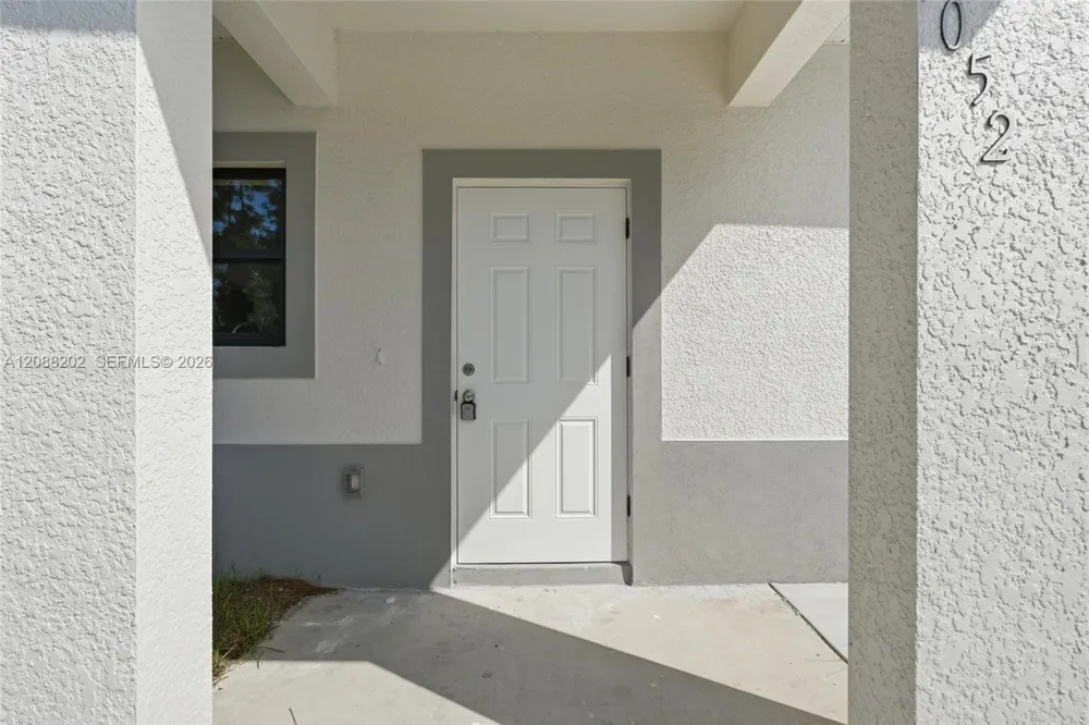 156 Carousel Ave La Belle, FL 33935