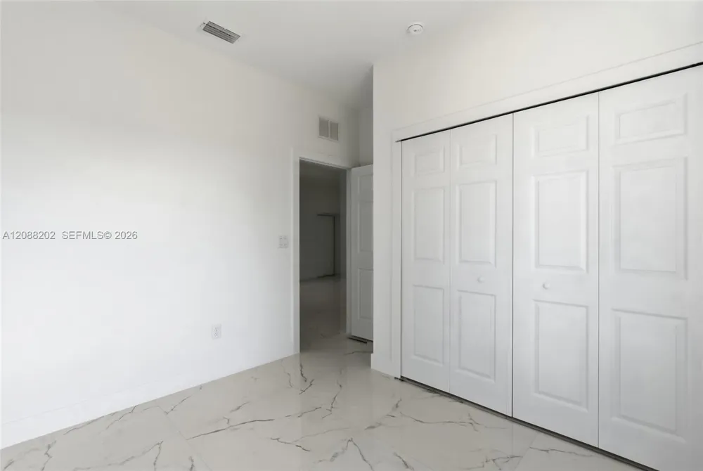 156 Carousel Ave La Belle, FL 33935