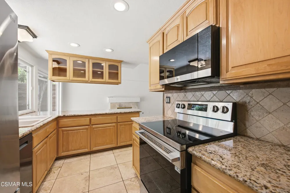 29407 Promontory Place Agoura Hills, CA 91301