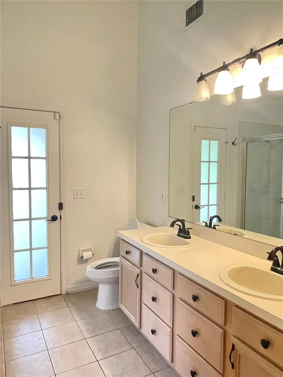521 LEXINGDALE DR Orlando, FL 32828