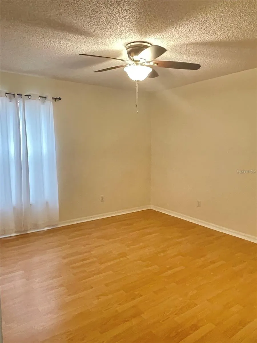 521 LEXINGDALE DR Orlando, FL 32828