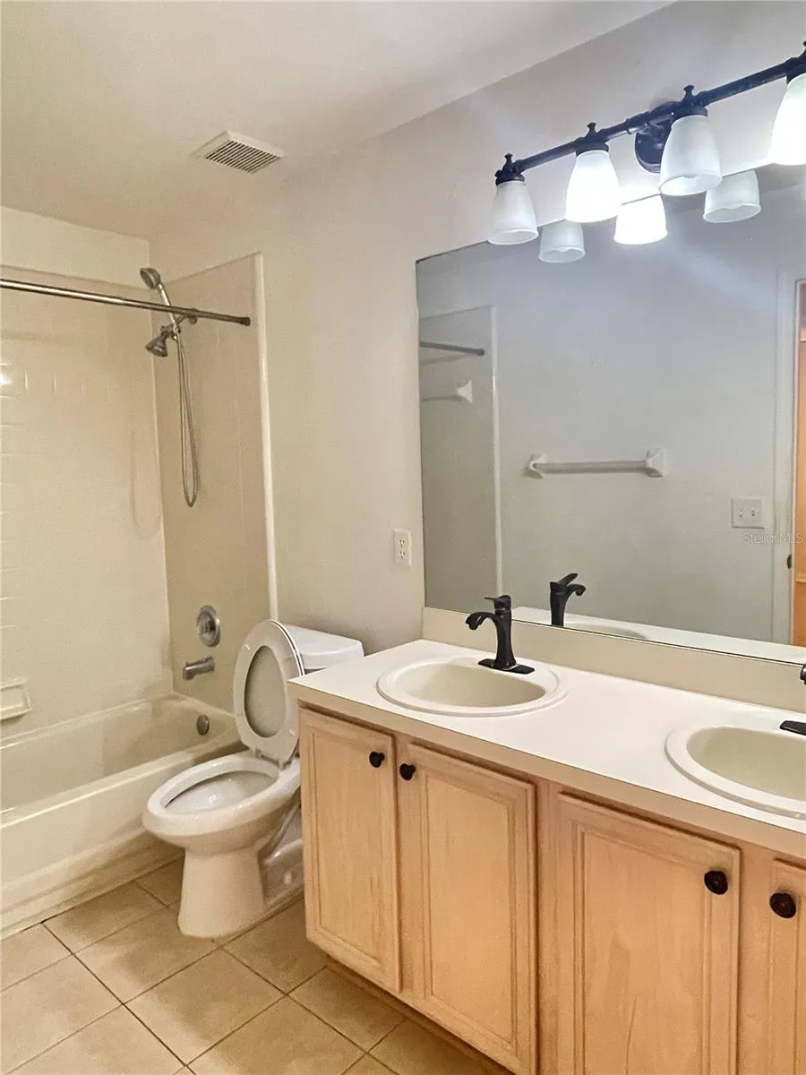 521 LEXINGDALE DR Orlando, FL 32828