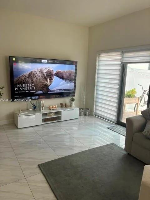 3337 W 105th Ter Hialeah, FL 33018