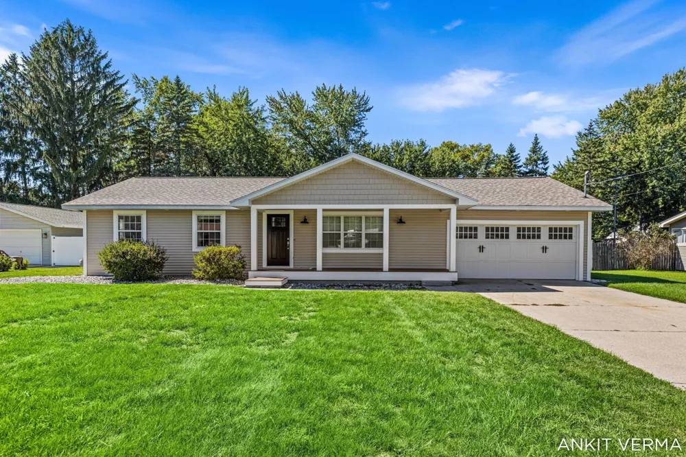 7439 Eastlane Avenue Jenison, MI 49428