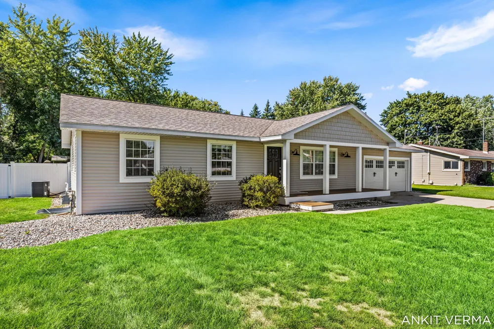 7439 Eastlane Avenue Jenison, MI 49428