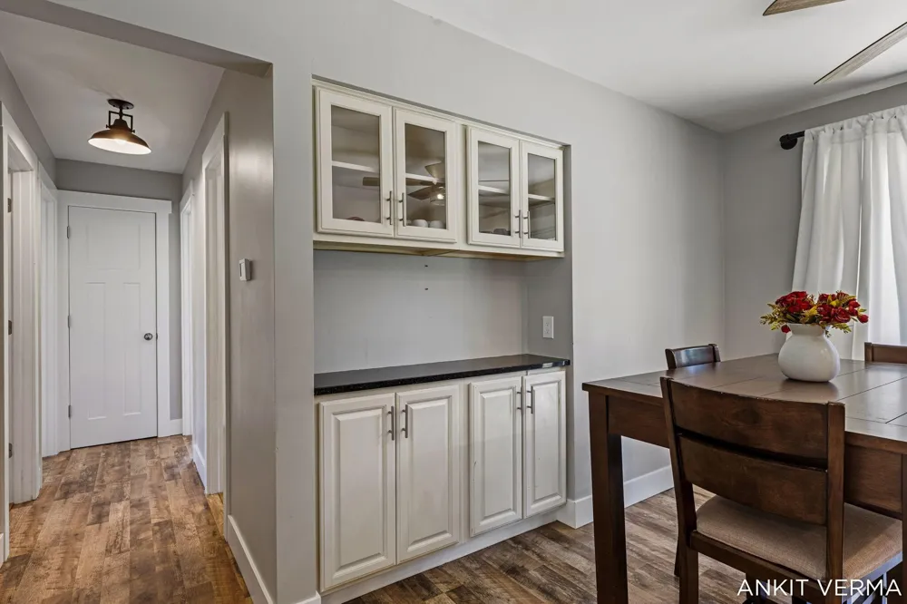 7439 Eastlane Avenue Jenison, MI 49428