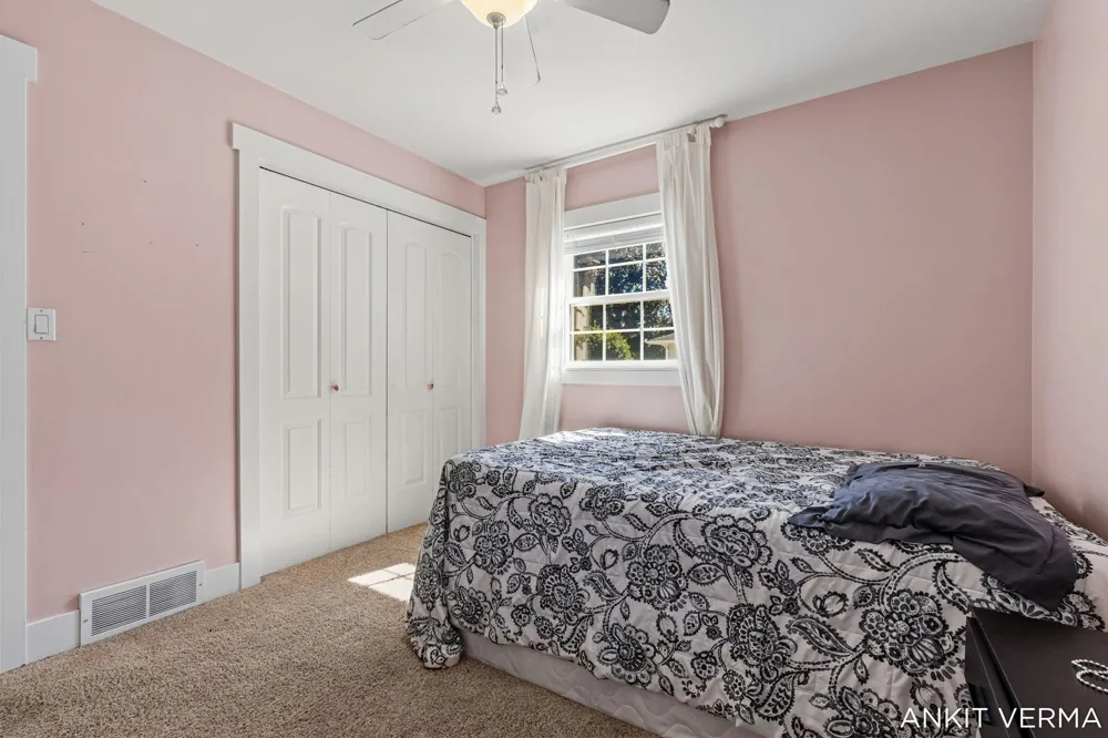 7439 Eastlane Avenue Jenison, MI 49428