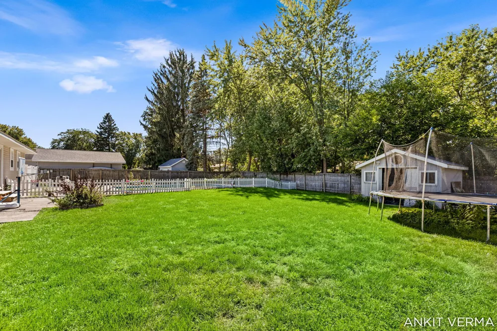 7439 Eastlane Avenue Jenison, MI 49428