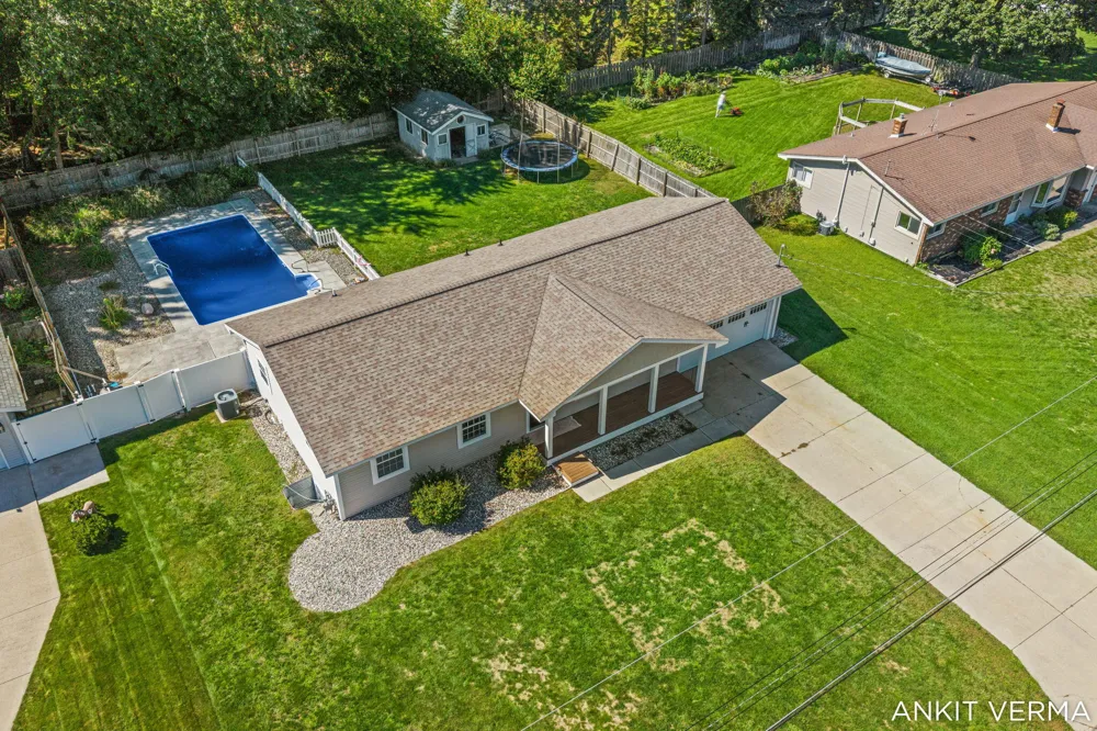 7439 Eastlane Avenue Jenison, MI 49428