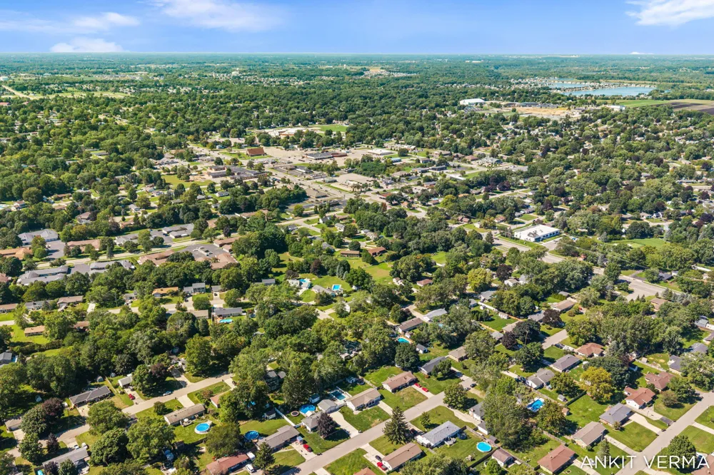 7439 Eastlane Avenue Jenison, MI 49428