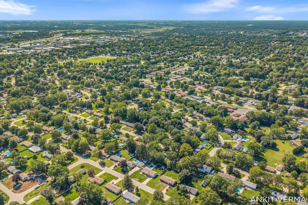 7439 Eastlane Avenue Jenison, MI 49428