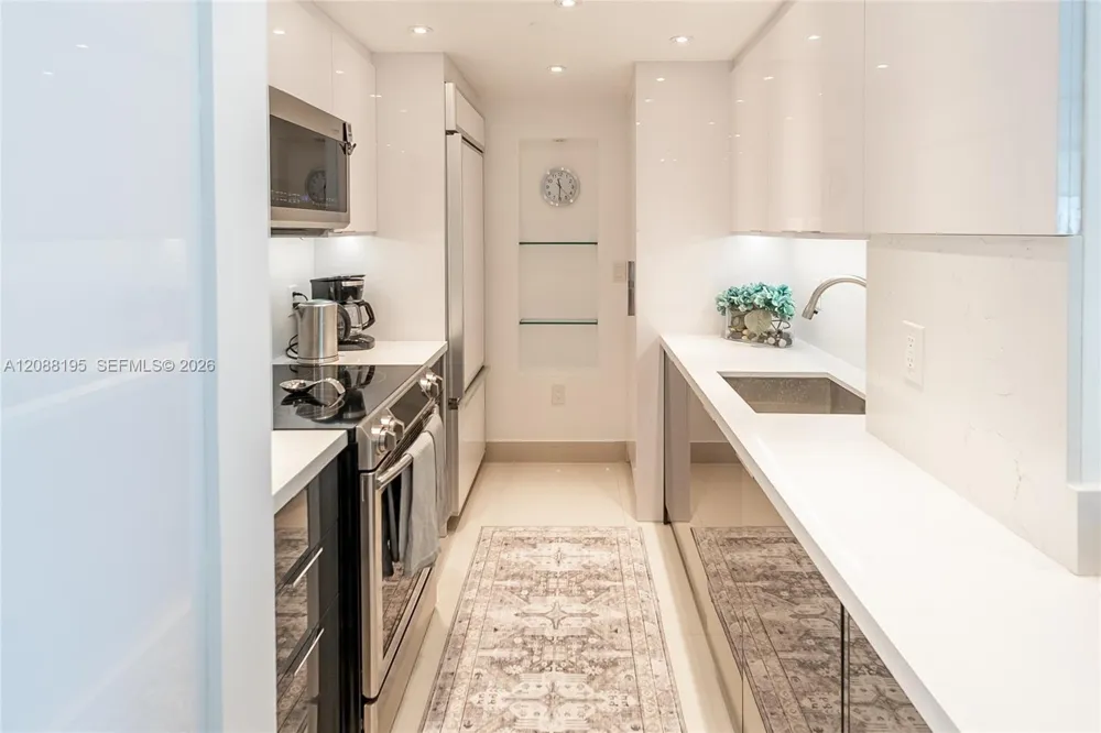 10275 Collins Ave #720 Bal Harbour, FL 33154