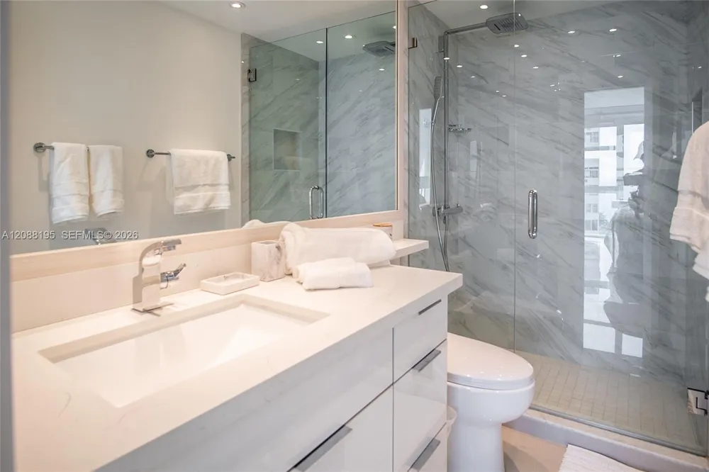 10275 Collins Ave #720 Bal Harbour, FL 33154
