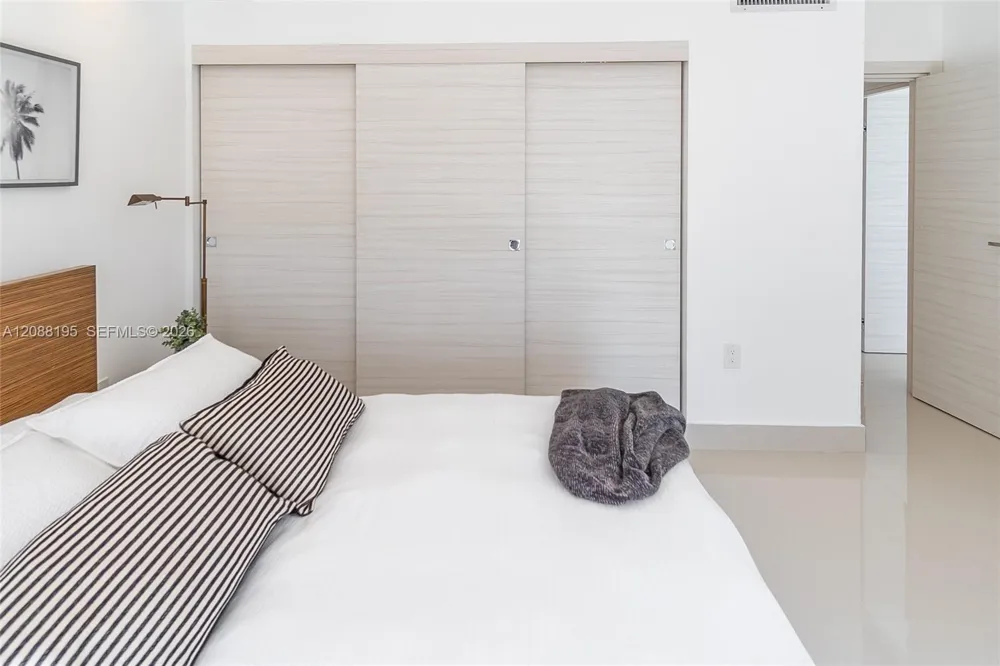 10275 Collins Ave #720 Bal Harbour, FL 33154