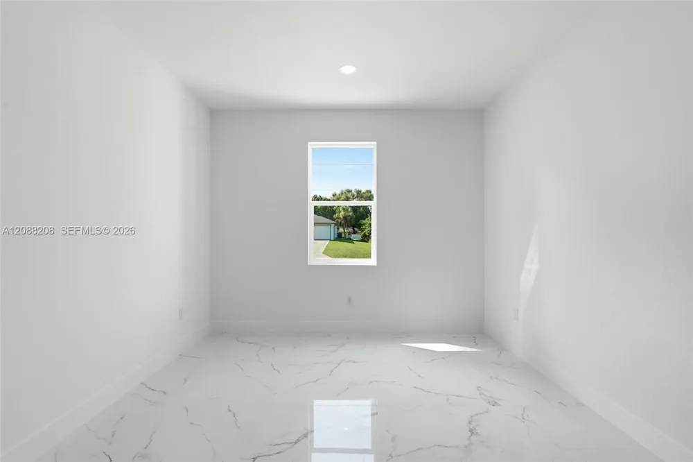 149 Dutch Loop La Belle, FL 33935
