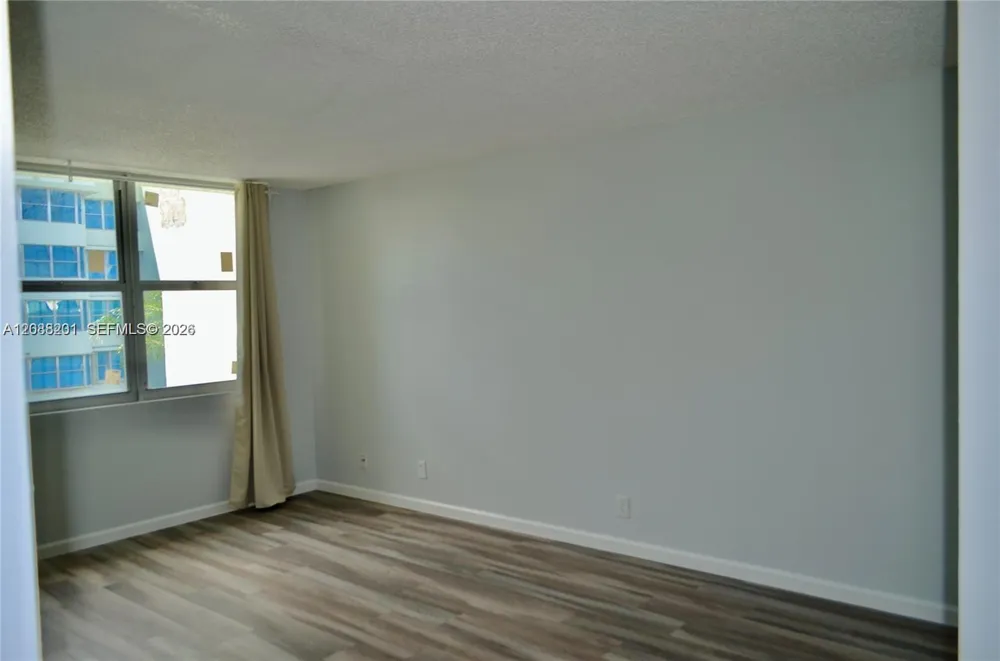 16570 NE 26th Ave #4D North Miami Beach, FL 33160