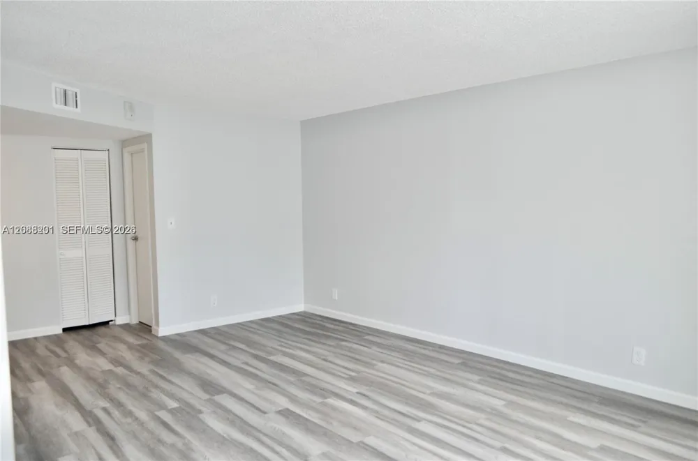 16570 NE 26th Ave #4D North Miami Beach, FL 33160