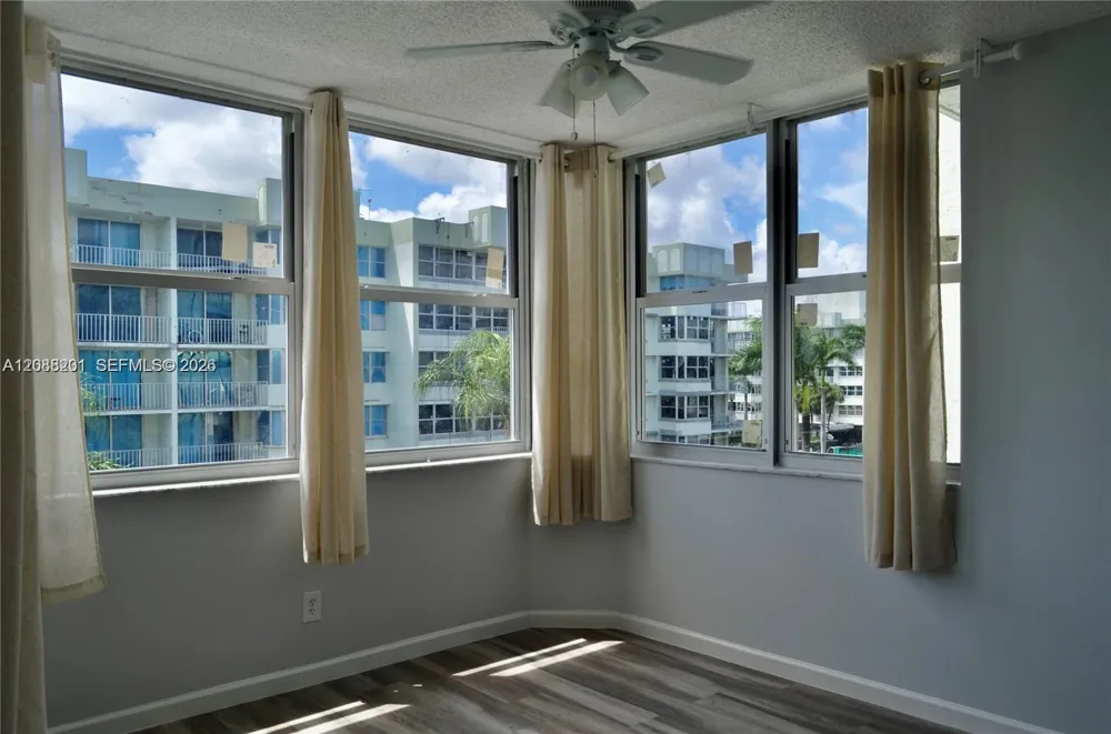 16570 NE 26th Ave #4D North Miami Beach, FL 33160