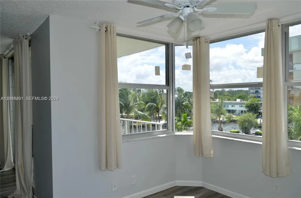 16570 NE 26th Ave #4D North Miami Beach, FL 33160