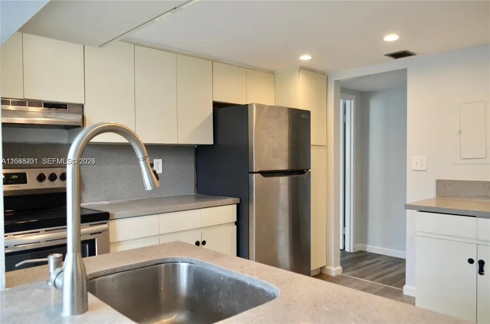 16570 NE 26th Ave #4D North Miami Beach, FL 33160