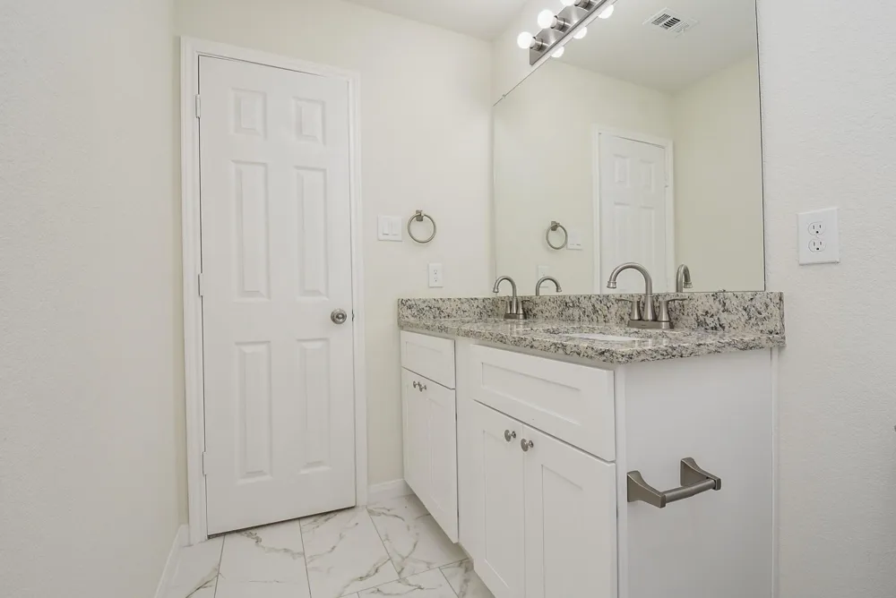2811 Topiary Lane Houston, TX 77014