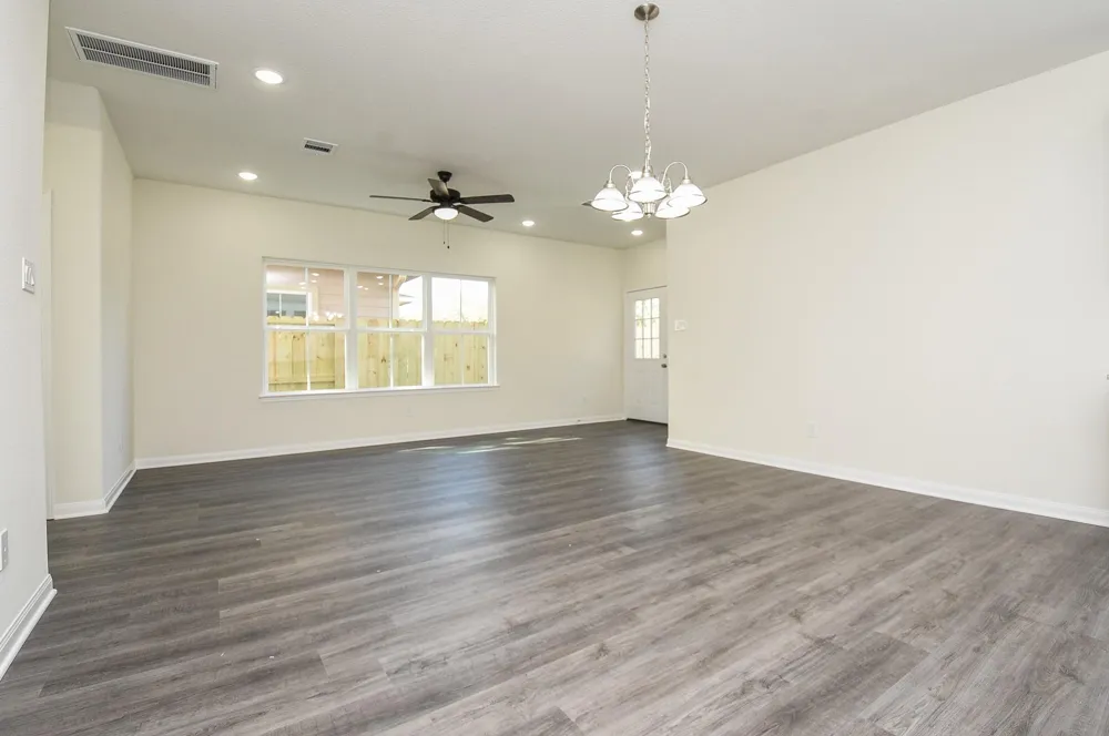 2811 Topiary Lane Houston, TX 77014
