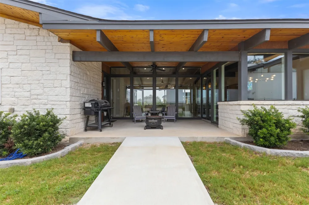 206 Waters View Court Dripping Springs, TX 78620