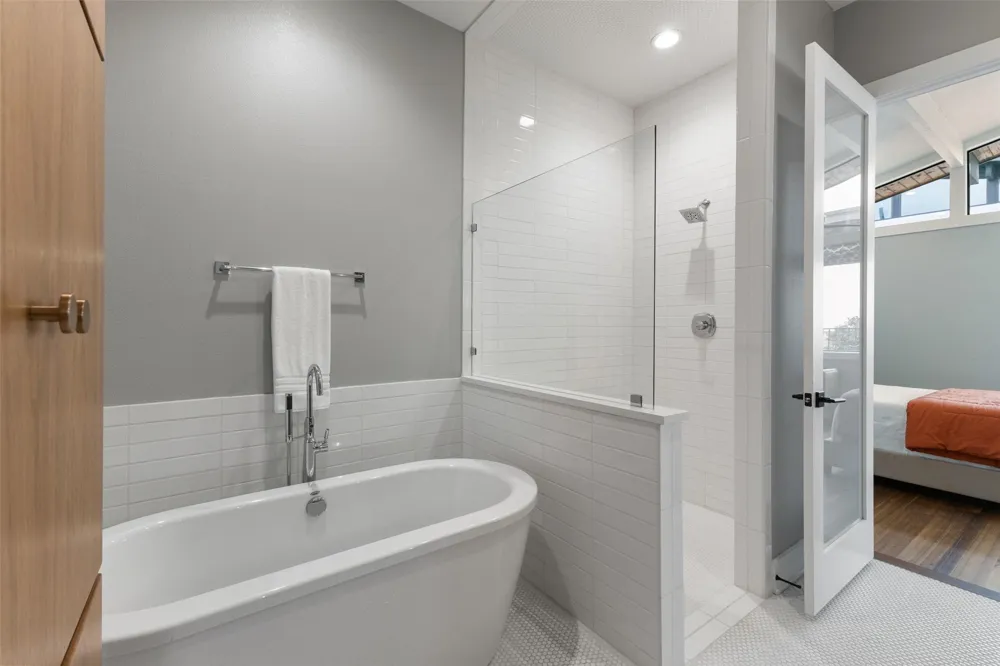 206 Waters View Court Dripping Springs, TX 78620