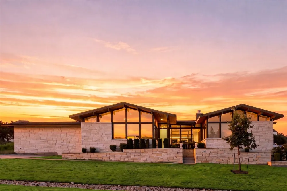 206 Waters View Court Dripping Springs, TX 78620