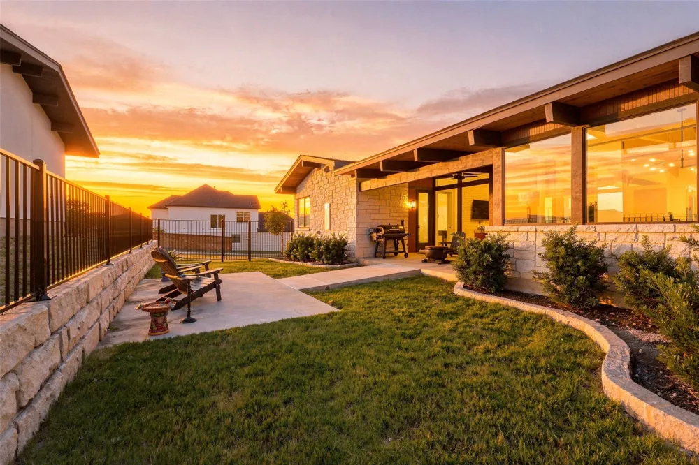 206 Waters View Court Dripping Springs, TX 78620
