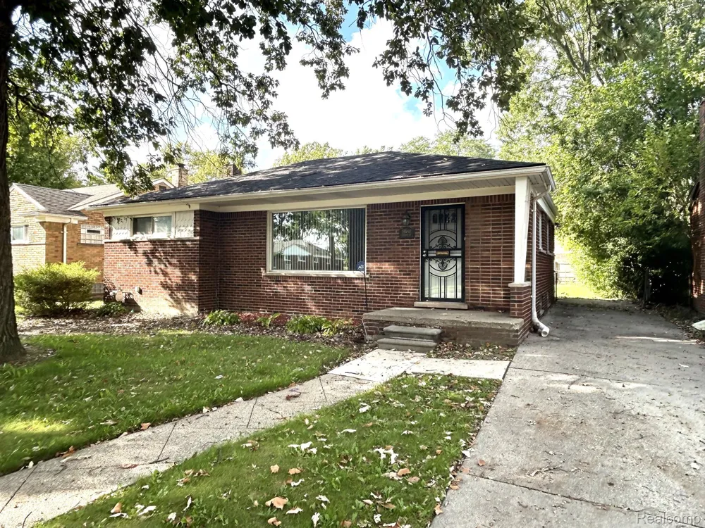 14640 Pearson Street Oak Park City, MI 48237
