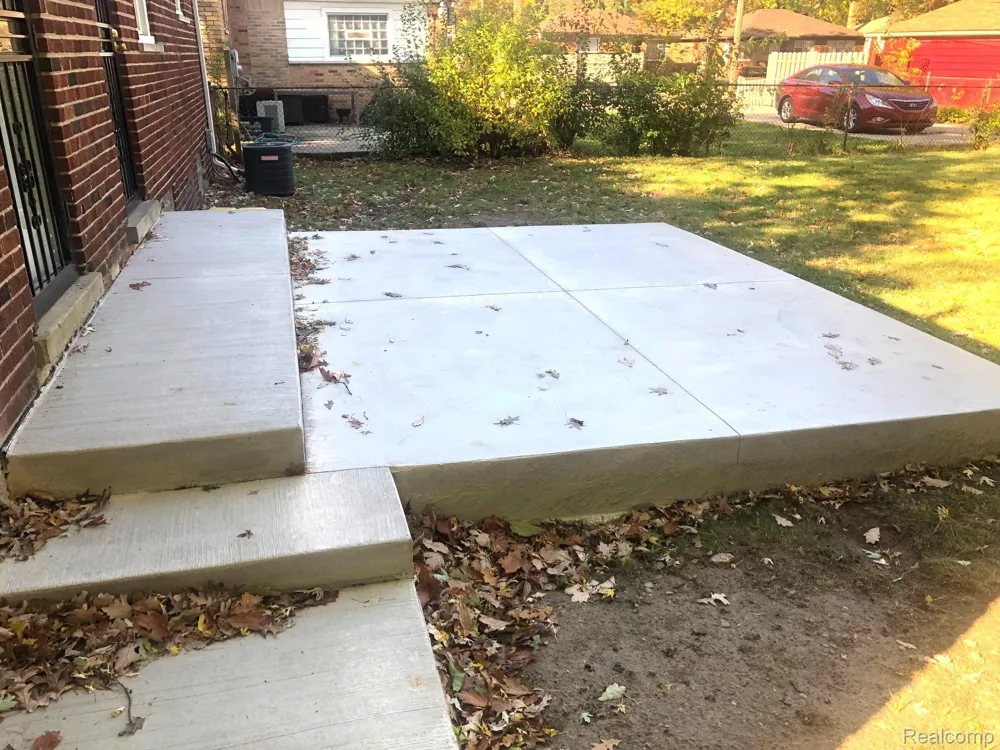 14640 Pearson Street Oak Park City, MI 48237