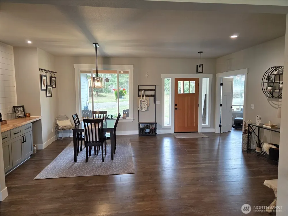9007 Davis Road SW Rochester, WA 98579